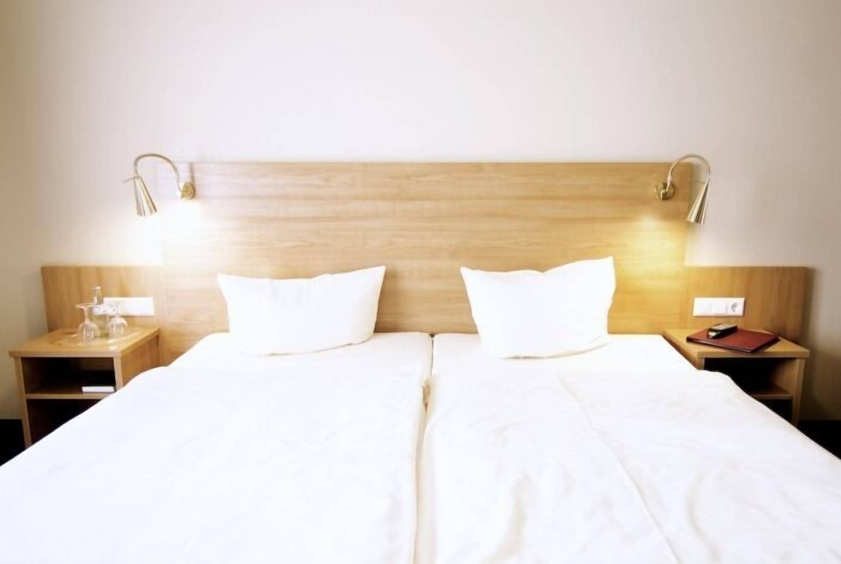 family room | in-room safe, desk, free cots/infant beds, free wifi