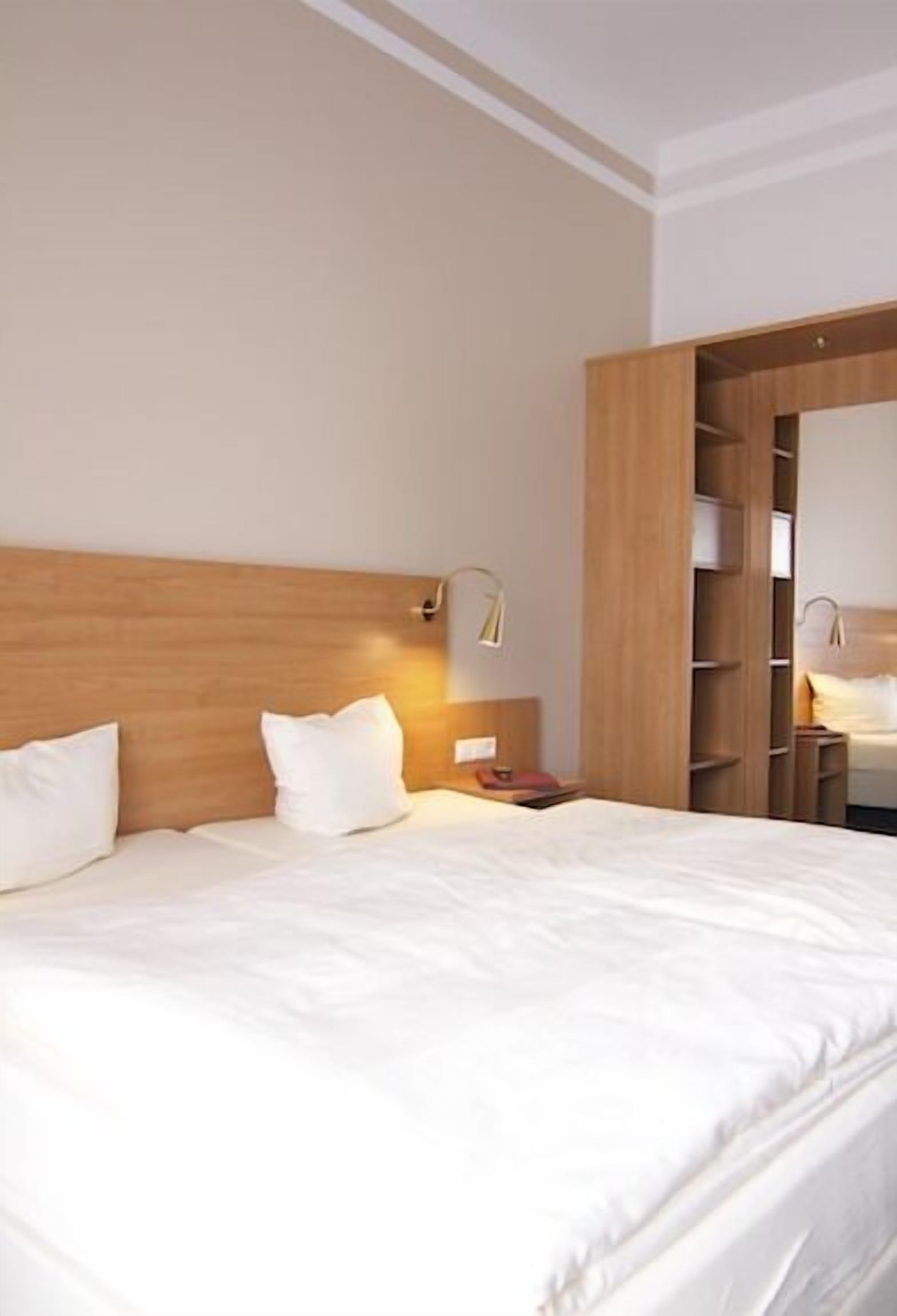 family room | in-room safe, desk, free cots/infant beds, free wifi