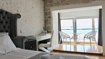 Deluxe With Sea View | Draps en coton égyptien, literie de qualité supérieure