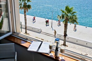 Luxury With Sea View | Vista a la playa o el mar