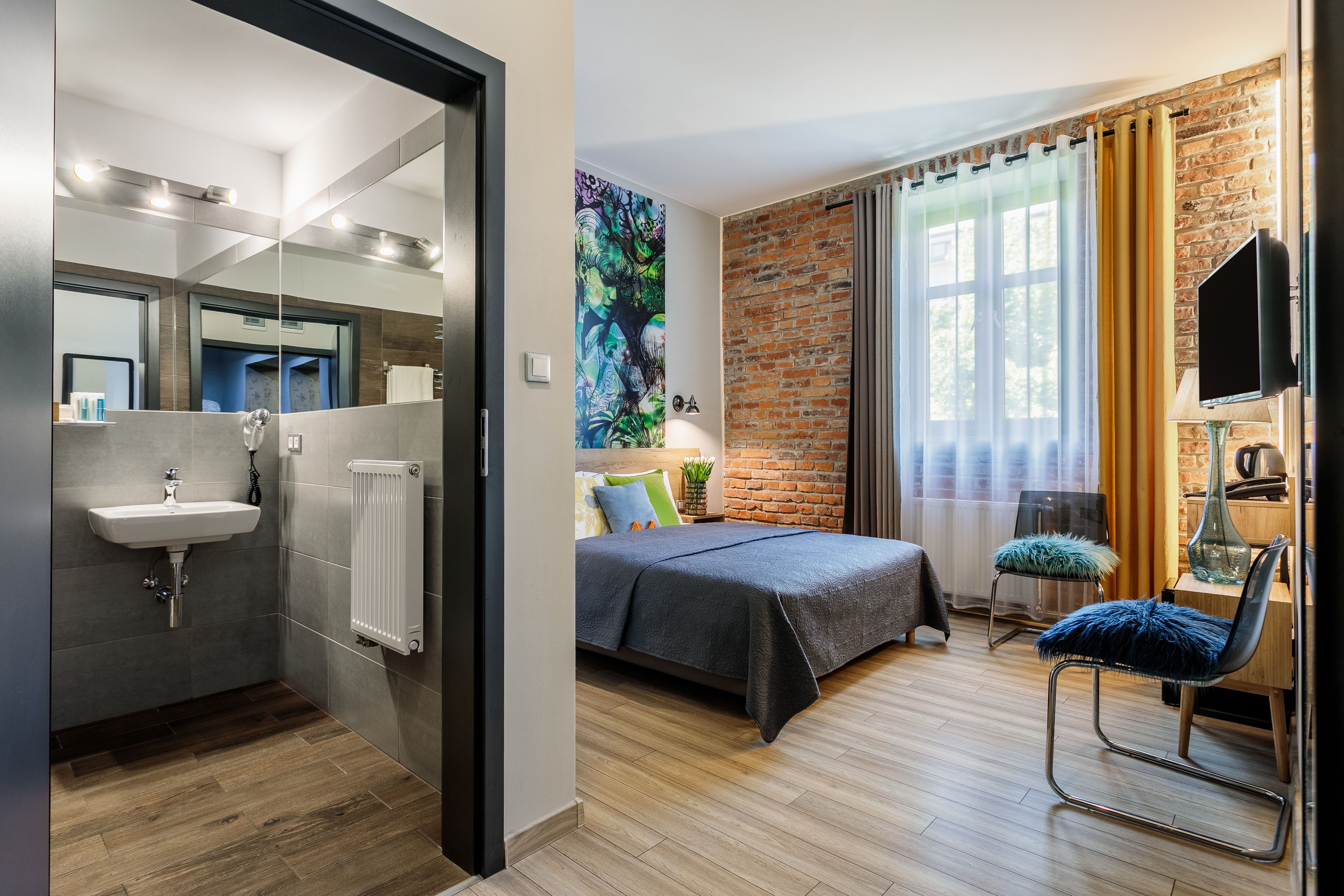 double room | desk, iron/ironing board, free wifi, bed sheets