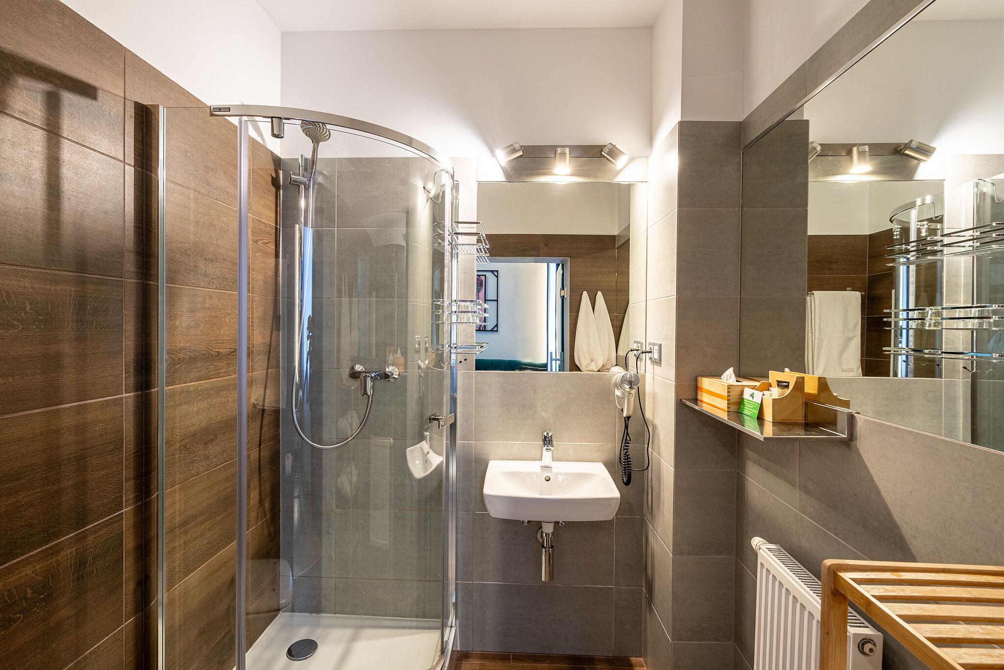 business suite, 1 bedroom | bathroom | shower, designer toiletries, hair dryer, towels