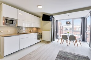Appartement Exécutif, 2 chambres, balcon (with parking / 6 adults/55) | Cuisine privée