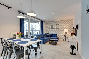 Deluxe Apartment, 2 Bedrooms, Balcony (6 Adults) | Living room