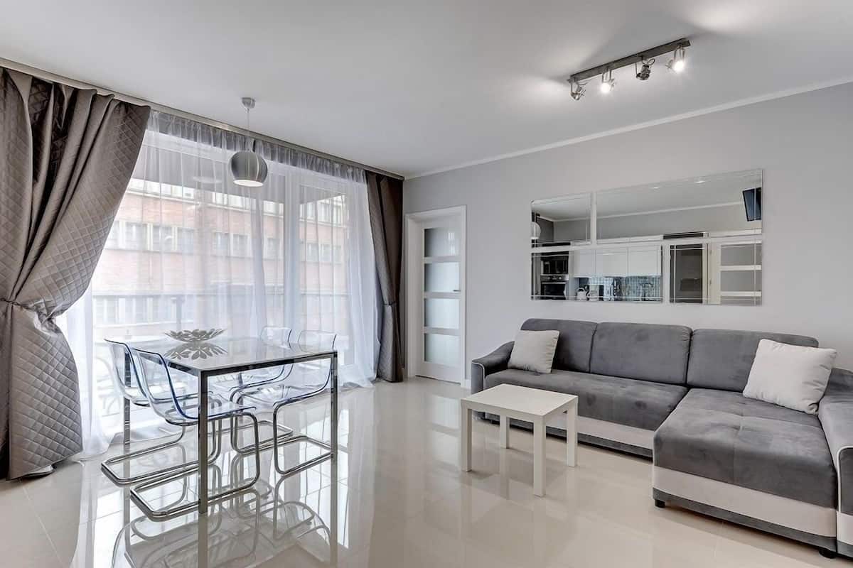 Appartement Standard, balcon ((with parking) - 39C) | Salle de séjour | Téléviseur à écran plat
