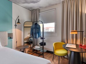 Két bảo mật tại phòng, bàn, màn/rèm cản sáng, phòng cách âm 