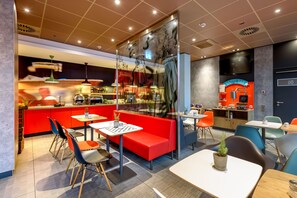 Buffet breakfast on weekdays (EUR 12.00 per person)