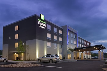 Holiday Inn Express & Suites Altoona by IHG
