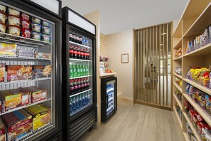 Food and drink - Holiday Inn Express & Suites Altoona by IHG (Altoona)