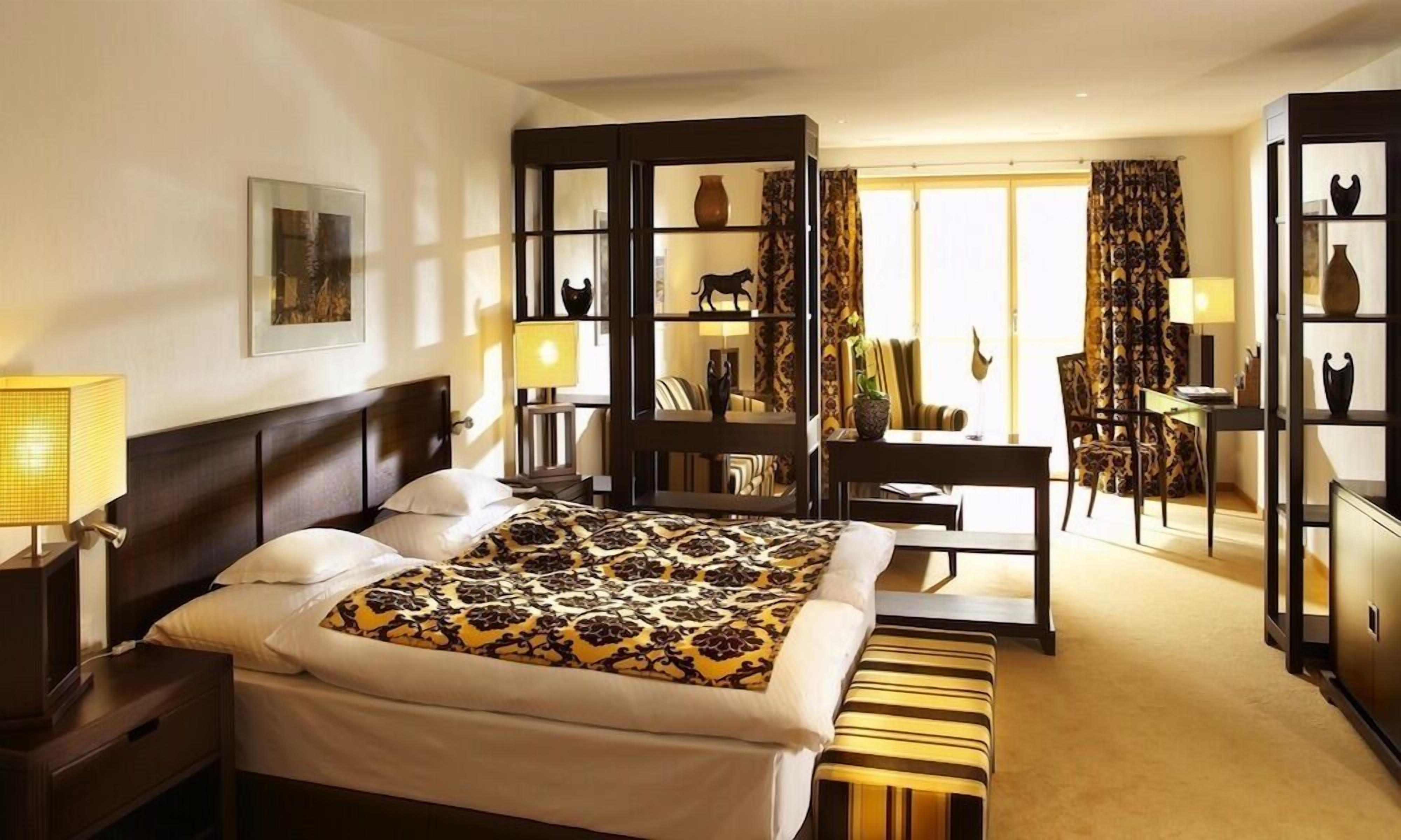 junior suite | 1 bedroom, minibar, in-room safe, free wifi