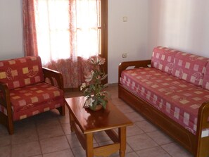 Living area - Sunwaves Apartments (Samos)