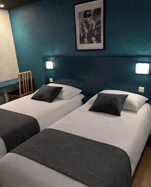 Desk, soundproofing, free cots/infant beds, rollaway beds - authentic by balladins - Hôtel le Privilège (Haudainville)
