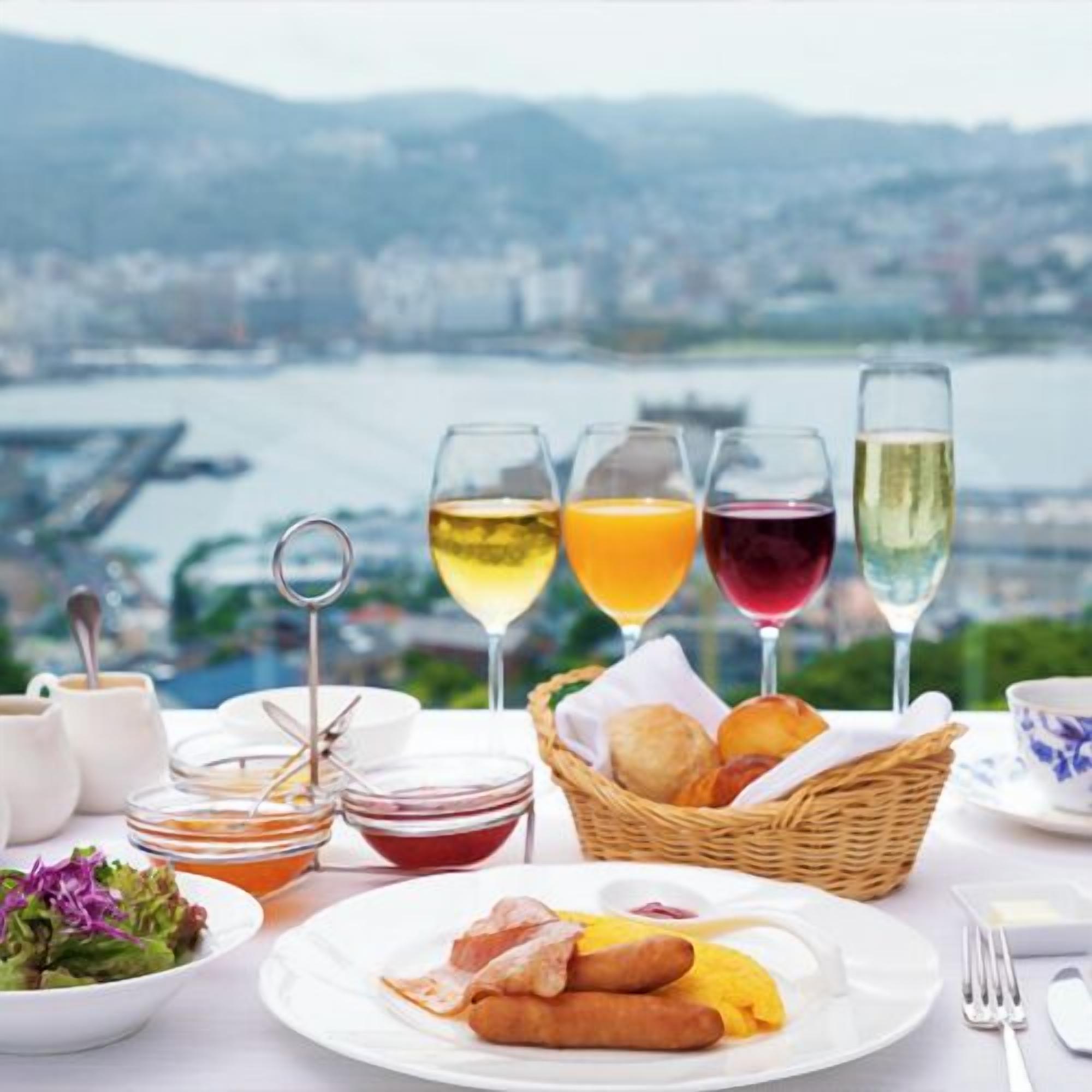 تناول الطعام بالخارج