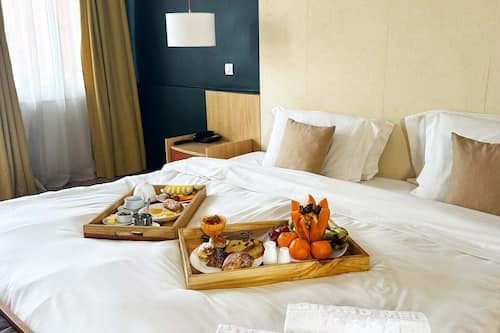 Suite Junior | Minibar, coffres-forts dans les chambres, décoration personnalisée