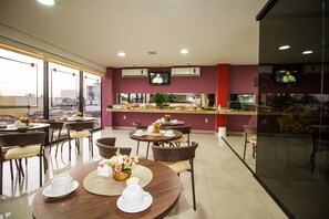 Desayuno buffet incluido todos los días