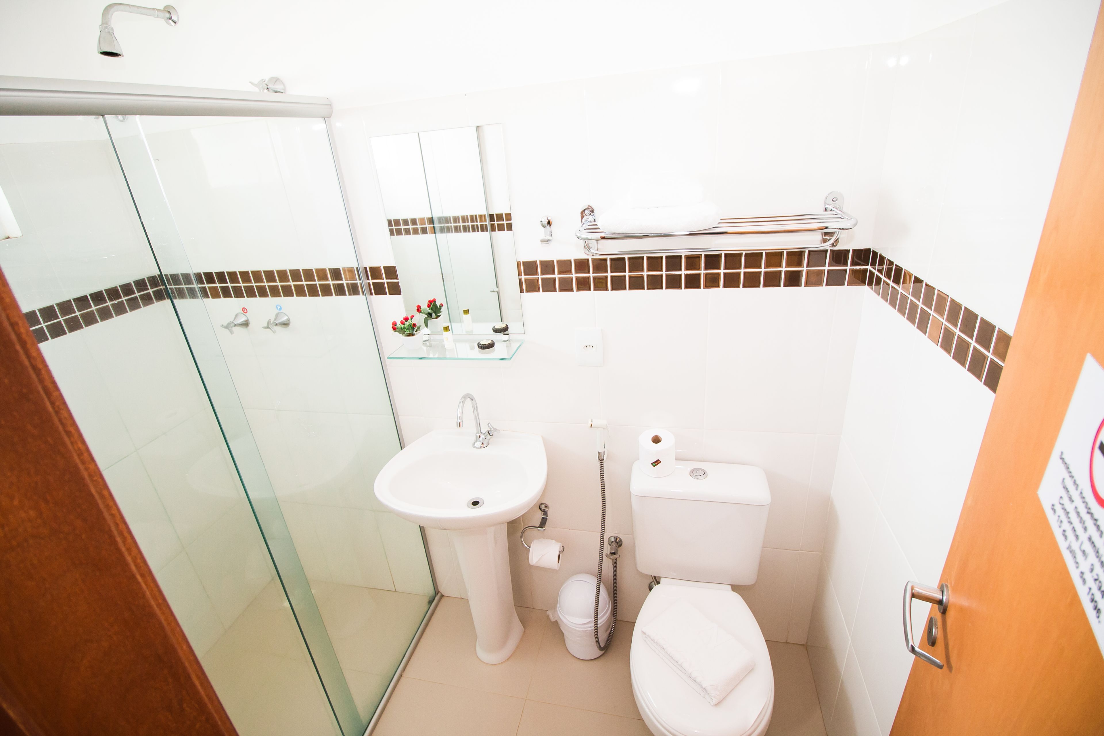 standard twin room | minibar, in-room safe, desk, blackout curtains