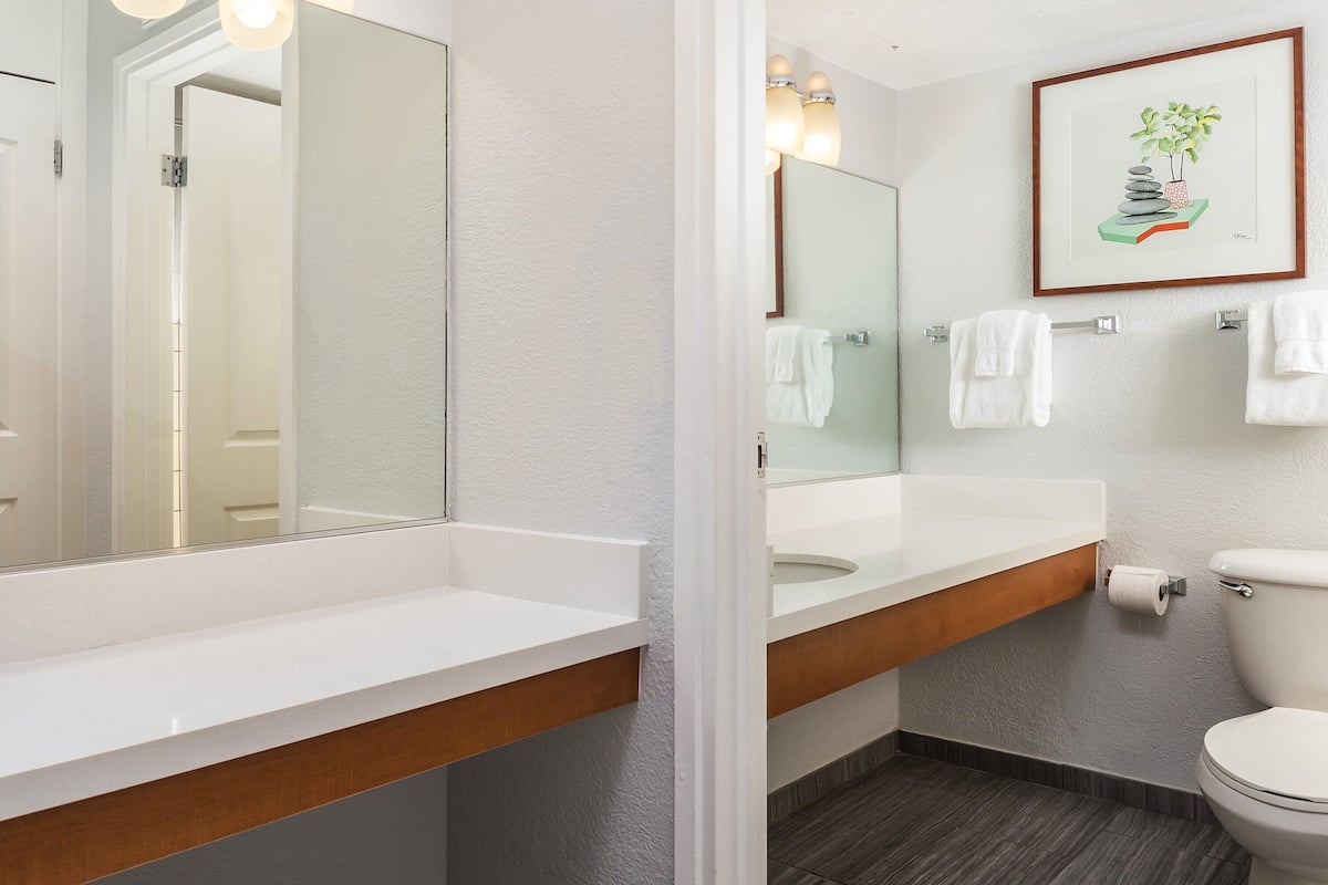 studio | bathroom | combined shower/bathtub, hair dryer, towels