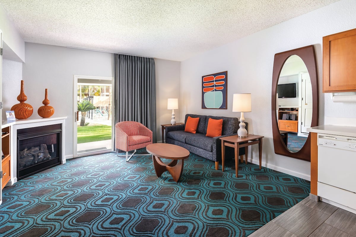 TV, fireplace, DVD player