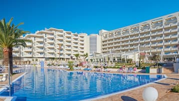 Kolam renang tertutup, kolam renang terbuka