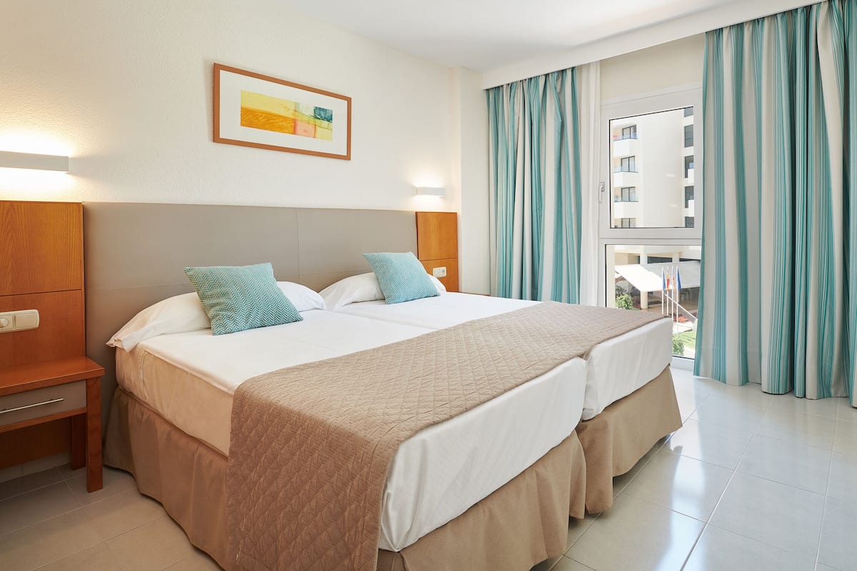 1 habitación, minibar, caja de seguridad en la habitación y escritorio