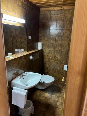 Phòng tắm