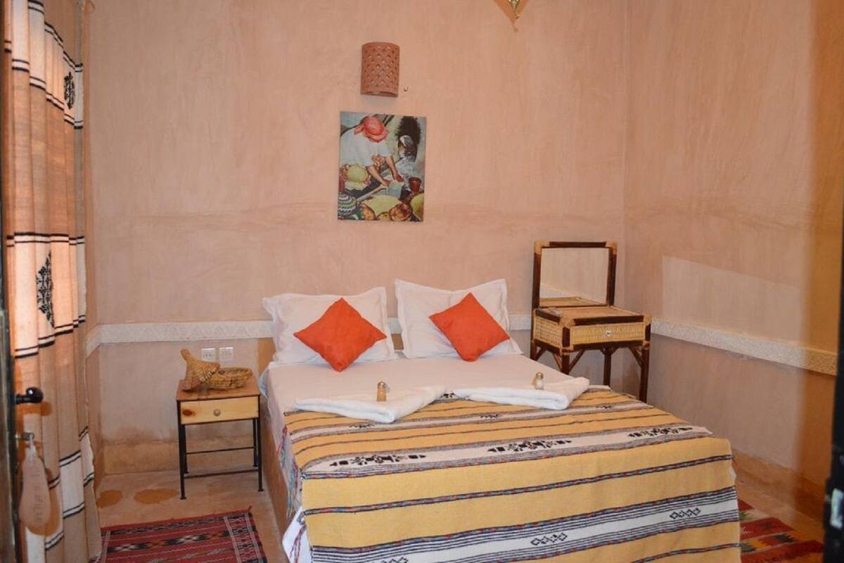 Standard-Doppel- oder -Zweibettzimmer