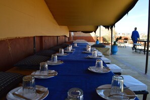 Breakfast, lunch and dinner served - Auberge Kasbah Ennakhile (Nekob)