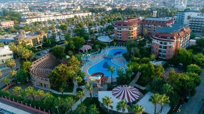 Palmeras Beach Hotel