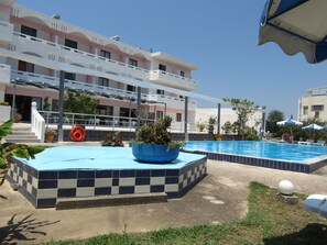 Front of property - Oleander Studios (Rhodes)
