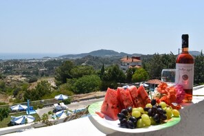 Outdoor dining - Oleander Studios (Rhodes)