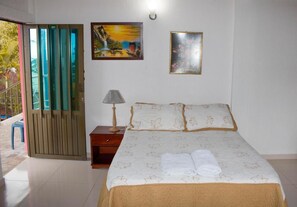 1 dormitorio, minibar, caja fuerte y cortinas opacas