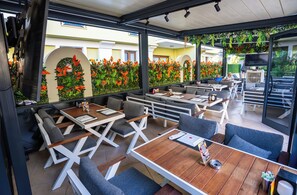 Breakfast, lunch, dinner served; international cuisine  - Club Karakas Apart (Marmaris)