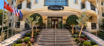 Club Karakas Apart
