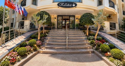 Club Karakas Apart