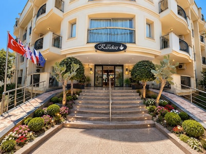 Club Karakas Apart
