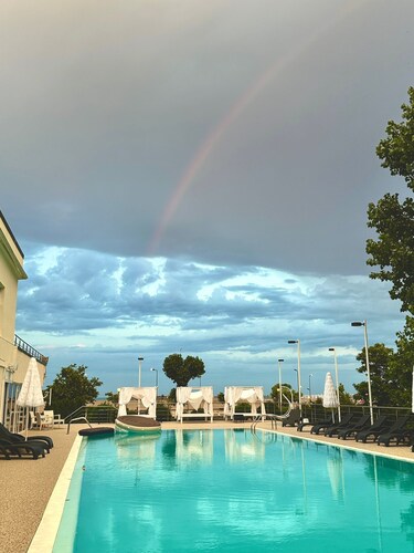 Queen Vera Hotel