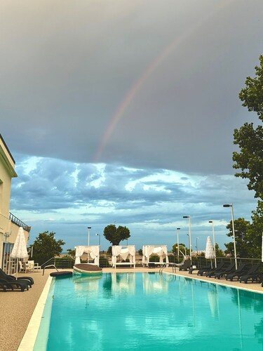 Queen Vera Hotel