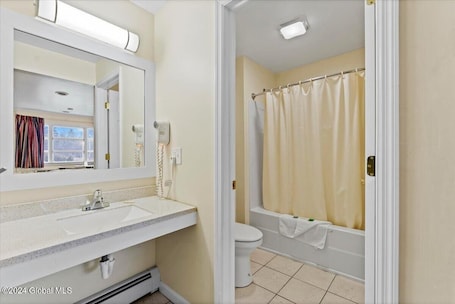 Classic Double Room, 2 Double Beds | Bathroom. Top Hill Motel
