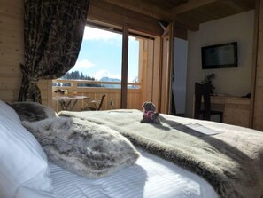 Mini-Suite | In-room safe, desk, soundproofing, cots/infant beds - Hôtel Restaurant Les Sapins Wellness & Gourmet (Manigod)