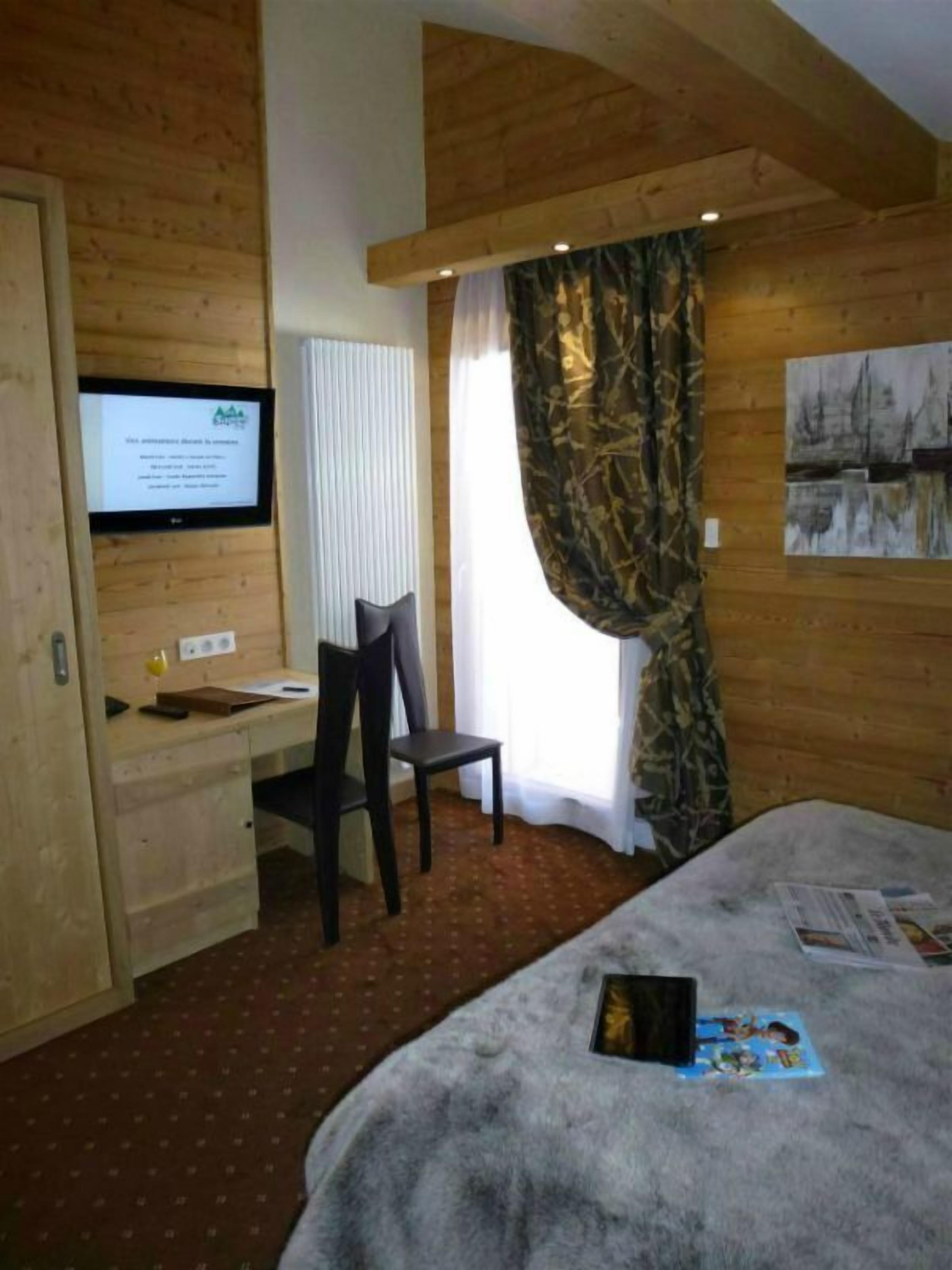 in-room safe, desk, soundproofing, cots/infant beds