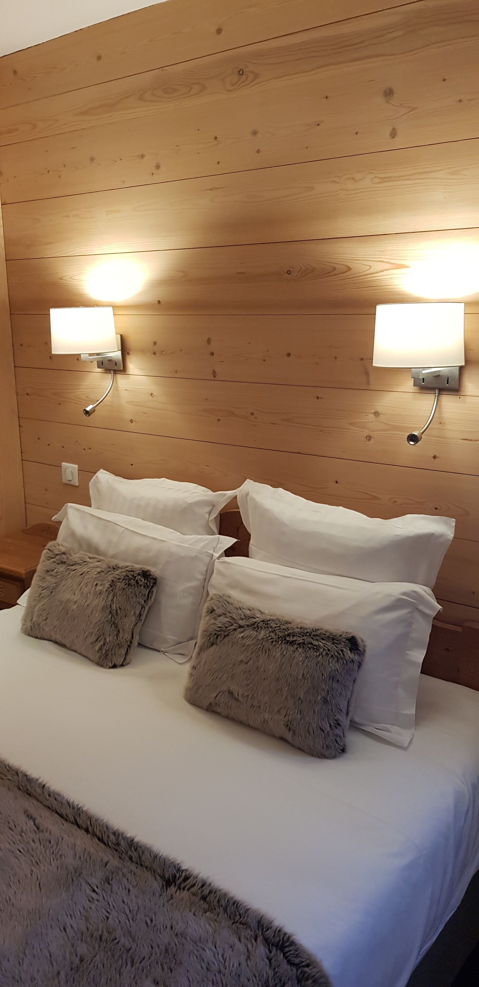 comfort double room | in-room safe, desk, soundproofing, cots/infant beds