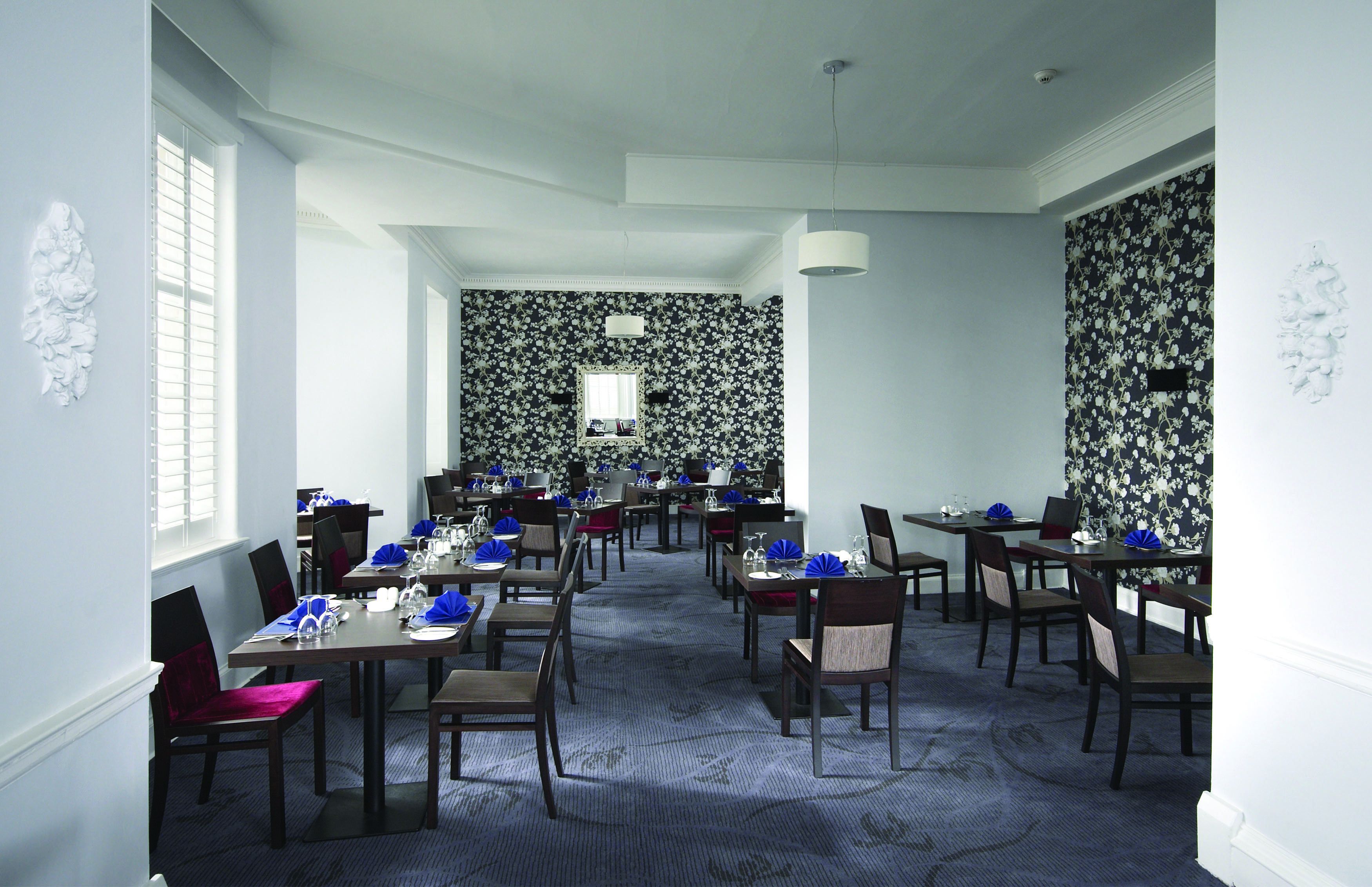 Breakfast and dinner served