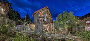 Front of property - evening/night - ViP Chalet 4 seasons (Delphi)