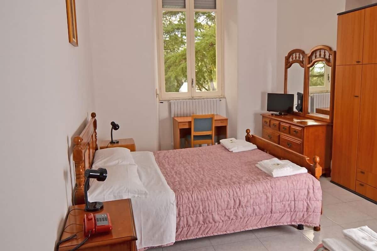 Twin Room | Minibar, desk, rollaway beds, free WiFi