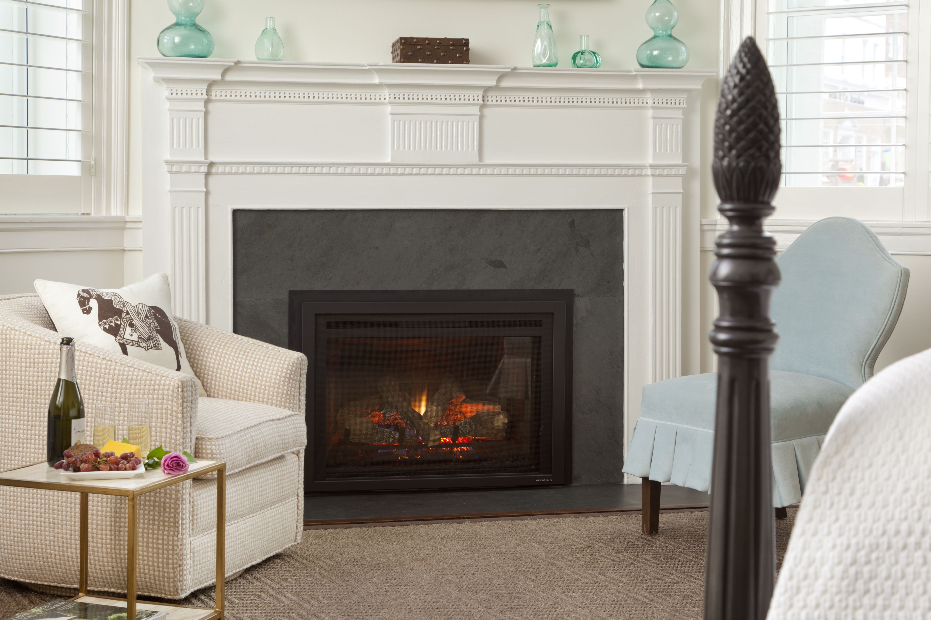 junior suite, 1 king bed | fireplace