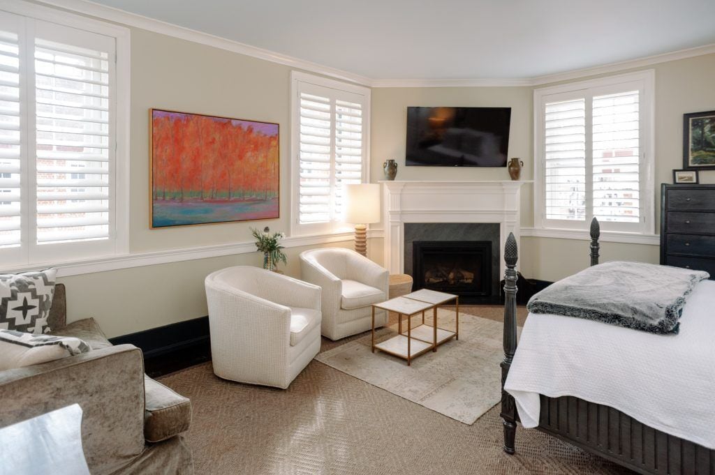 Suite junior | Sábanas italianas Frette, ropa de cama de alta calidad y edredón 