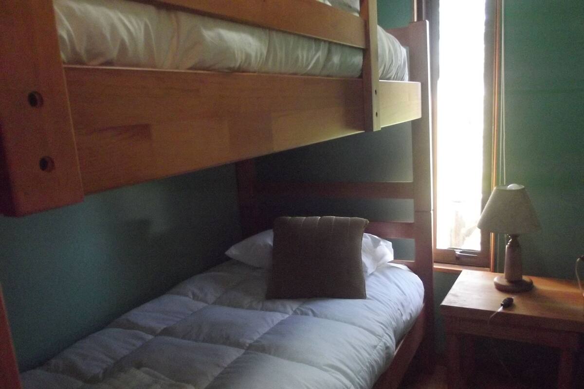 Familien-Ferienhütte, 2 Schlafzimmer, mit Bad | Kostenloses WLAN