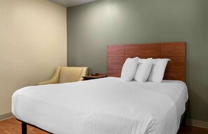 Standard Studio, Non Smoking, Refrigerator & Microwave | Desk, laptop workspace, iron/ironing board, free WiFi - Extended Stay America Select Suites - Grand Rapids - Wyoming (Wyoming)