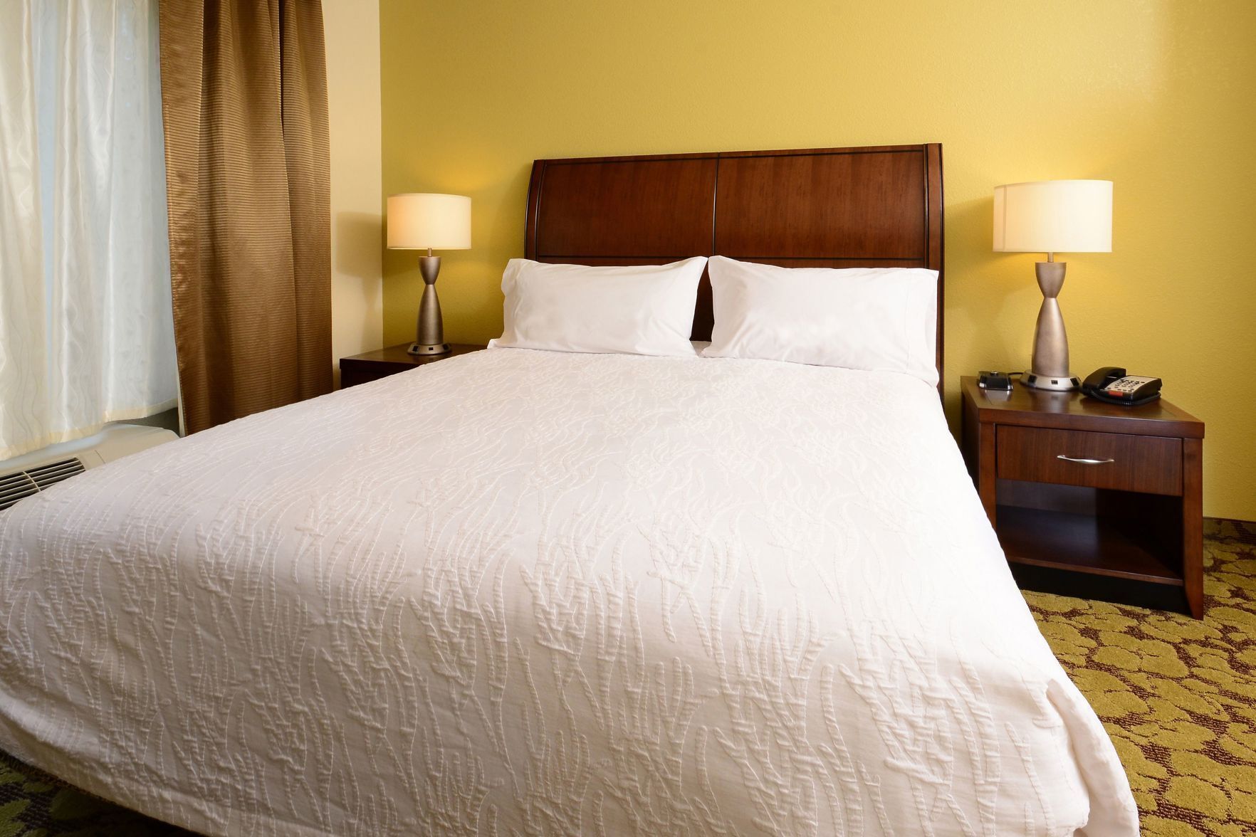 Premium bedding, in-room safe, desk, laptop workspace