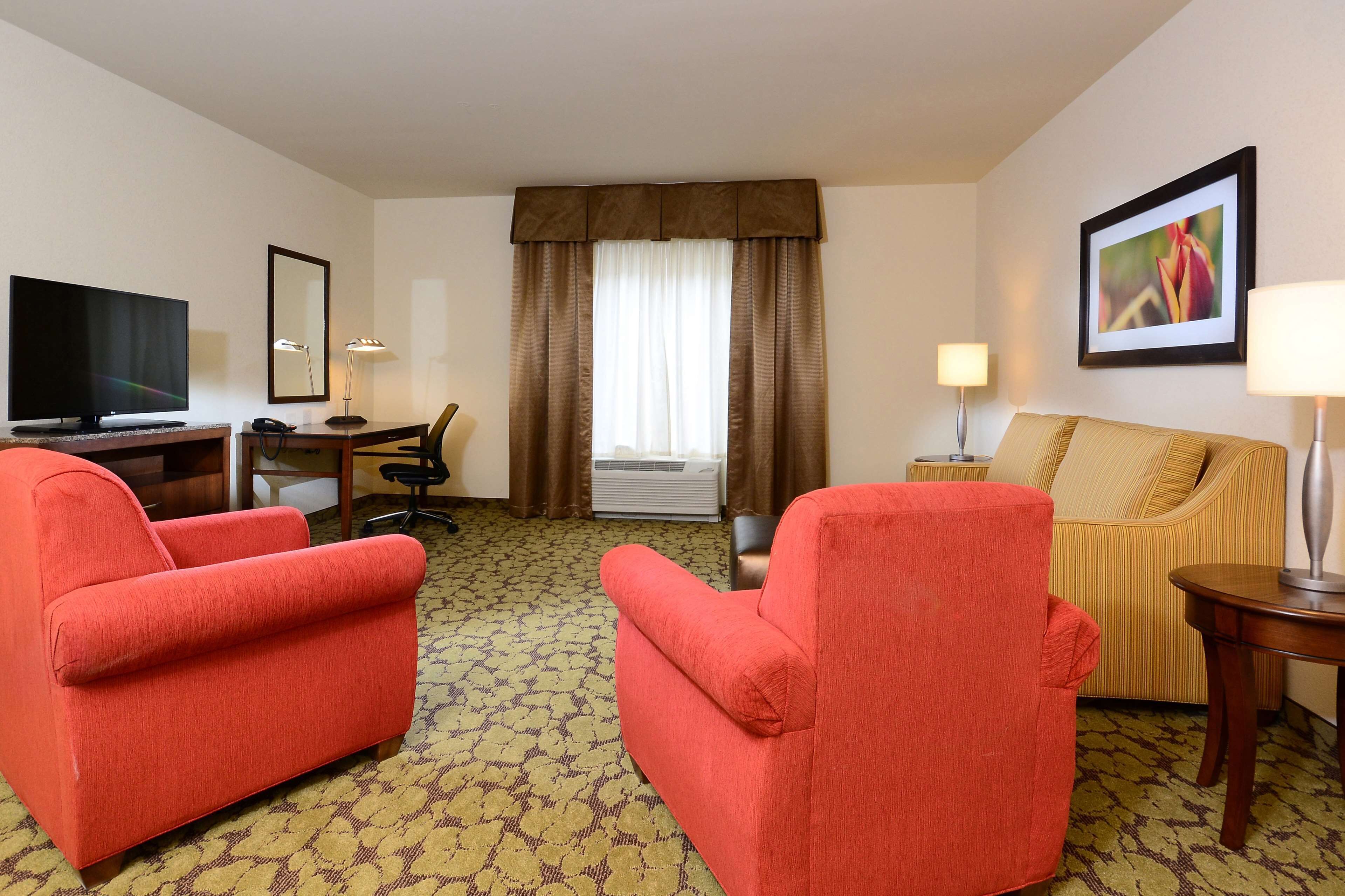 suite, 2 queen beds, accessible (tub) | 1 bedroom, premium bedding, in-room safe, desk